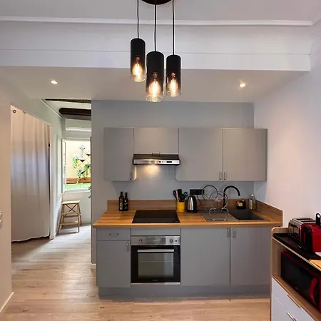 Daire Gambetta - Lumineux Calme Au Coeur D'antibes Et De Ses Plages